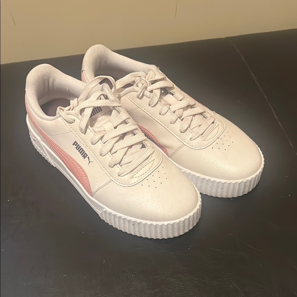 Puma | Cream and Pink Sneakers